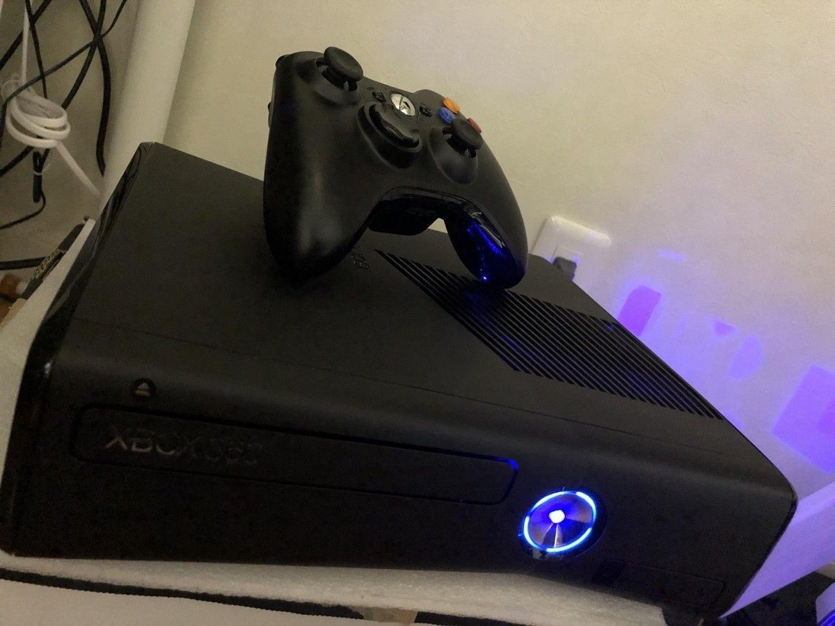 Xbox360 CORONA フルカスタム 1TB RGH 日本語化 メインて済み Xbox360 CORONA フルカスタム 1TB RGH 日本語化 メインて済み