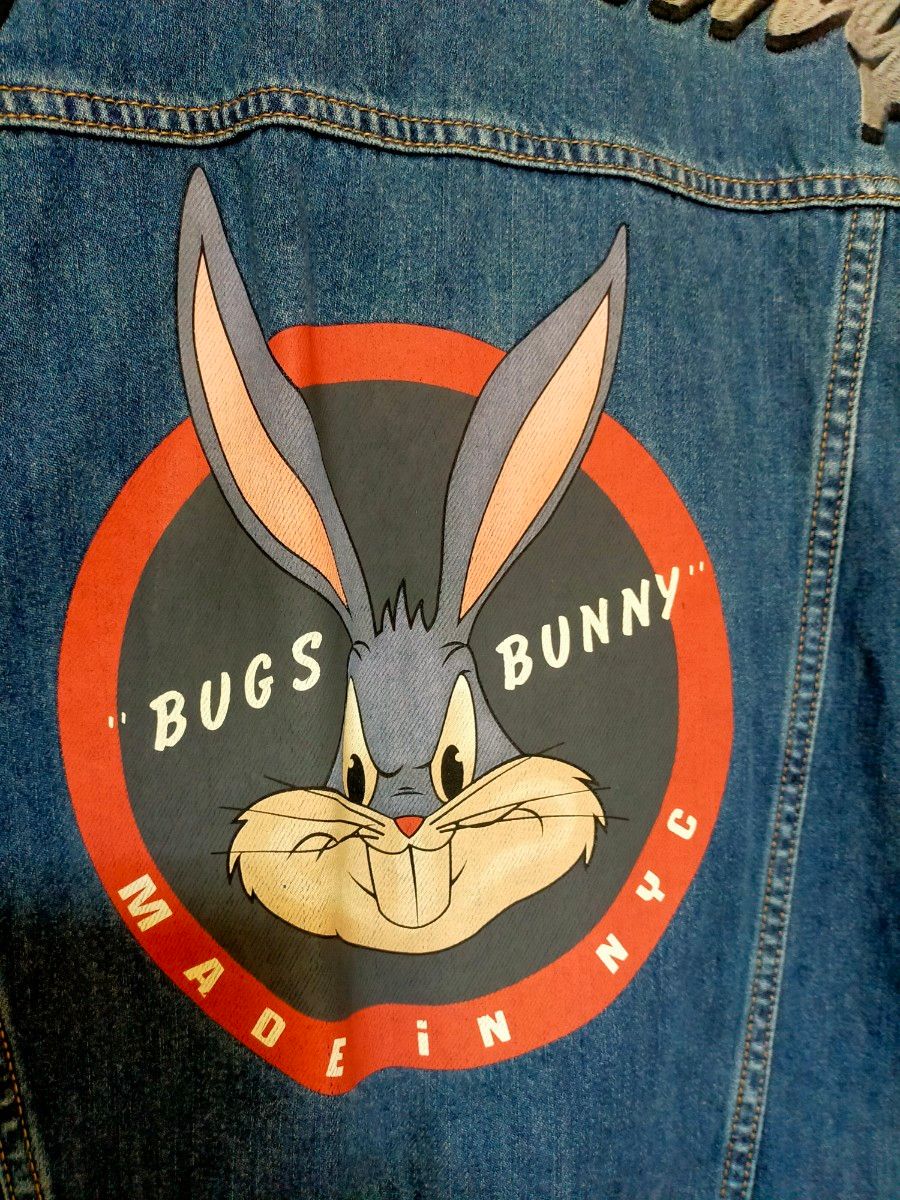 GU LOONEY TUNES バックスバニー デニムジャケット Lサイズ GU LOONEY TUNES バックスバニー デニムジャケット Lサイズ