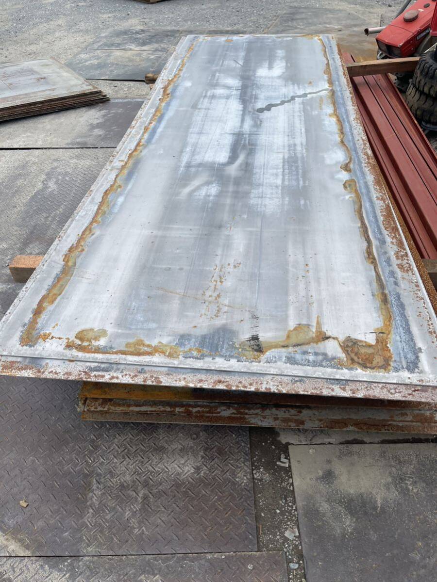 敷鉄板 鋼材 寸法 3202×1103×厚さ4mm 一枚約120kg 鉄板 ヤード 解体 土木 建設 土場 1枚価額15000円 (在庫約110枚あり )直接引取限定 1