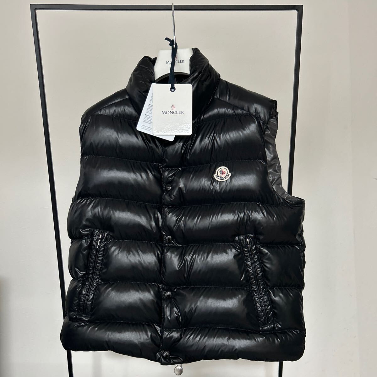 モンクレール MONCLER TIB ブラック サイズ2 美品 タグ付き モンクレール MONCLER TIB ブラック サイズ2 美品 タグ付き
