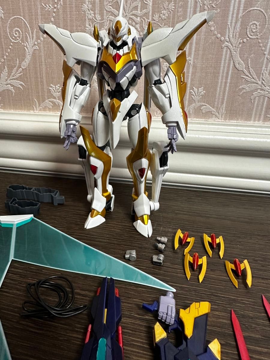 HGコードギアス ランスロット・アルビオン 1/35(ジャンク) HG ランスロットアルビオン 塗装済み完成品 コードギアス