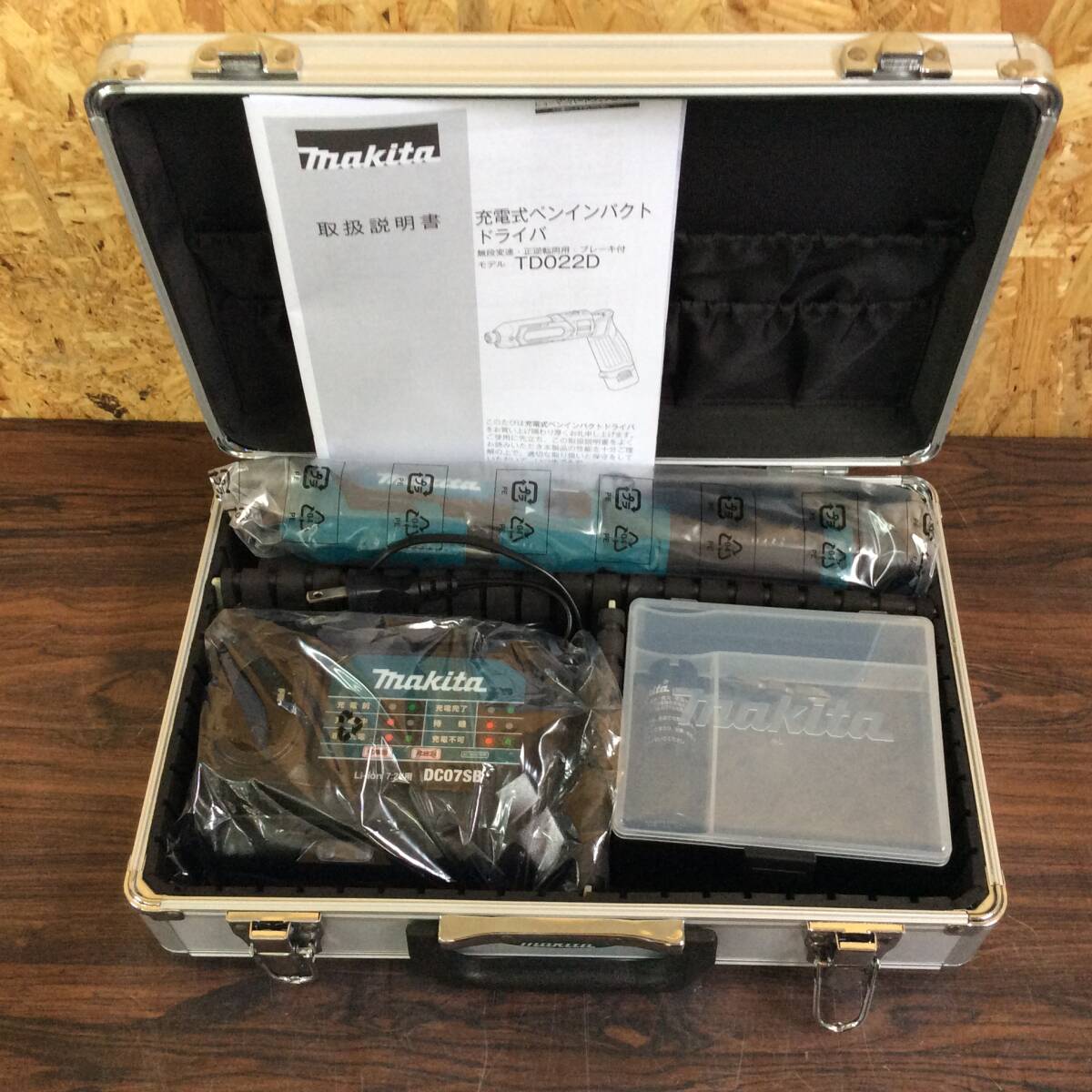 【WH-1324】未使用 makita マキタ 7.2V 充電式ペンインパクトドライバ TD022DSHX 純正フルセット