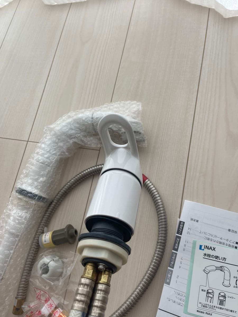 LIXIL INAX ホース収納式 シングルレバー 洗髪シャワー SF-500S LIXIL INAX ホース収納式 シングルレバー 洗髪シャワー SF-500S