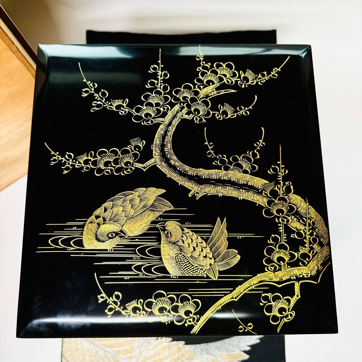 漆器輪島塗 蒔絵金彩細工 竹梅鴛鴦絵 沈金木製 重箱 共箱 共布 漆器輪島塗 蒔絵金彩細工 竹梅鴛鴦絵 沈金木製 重箱 共箱 共布
