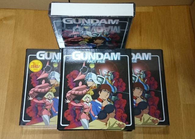 週刊ガンダム・ファクトファイル全150巻+１(専用バインダー・額装ポスター）　＆　ガンダムヒストリカ全10巻_画像3