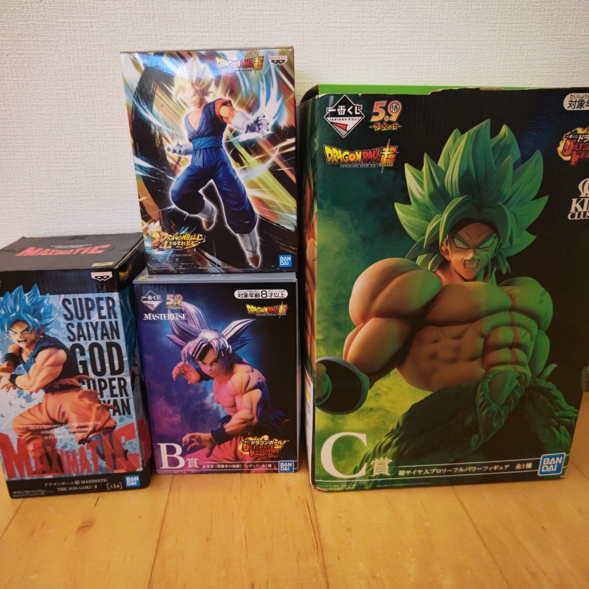 ①ドラゴンボールZフィギュア4点+おまけ付き1点 コミック ①ドラゴンボールZフィギュア4点+おまけ付き1点 コミック