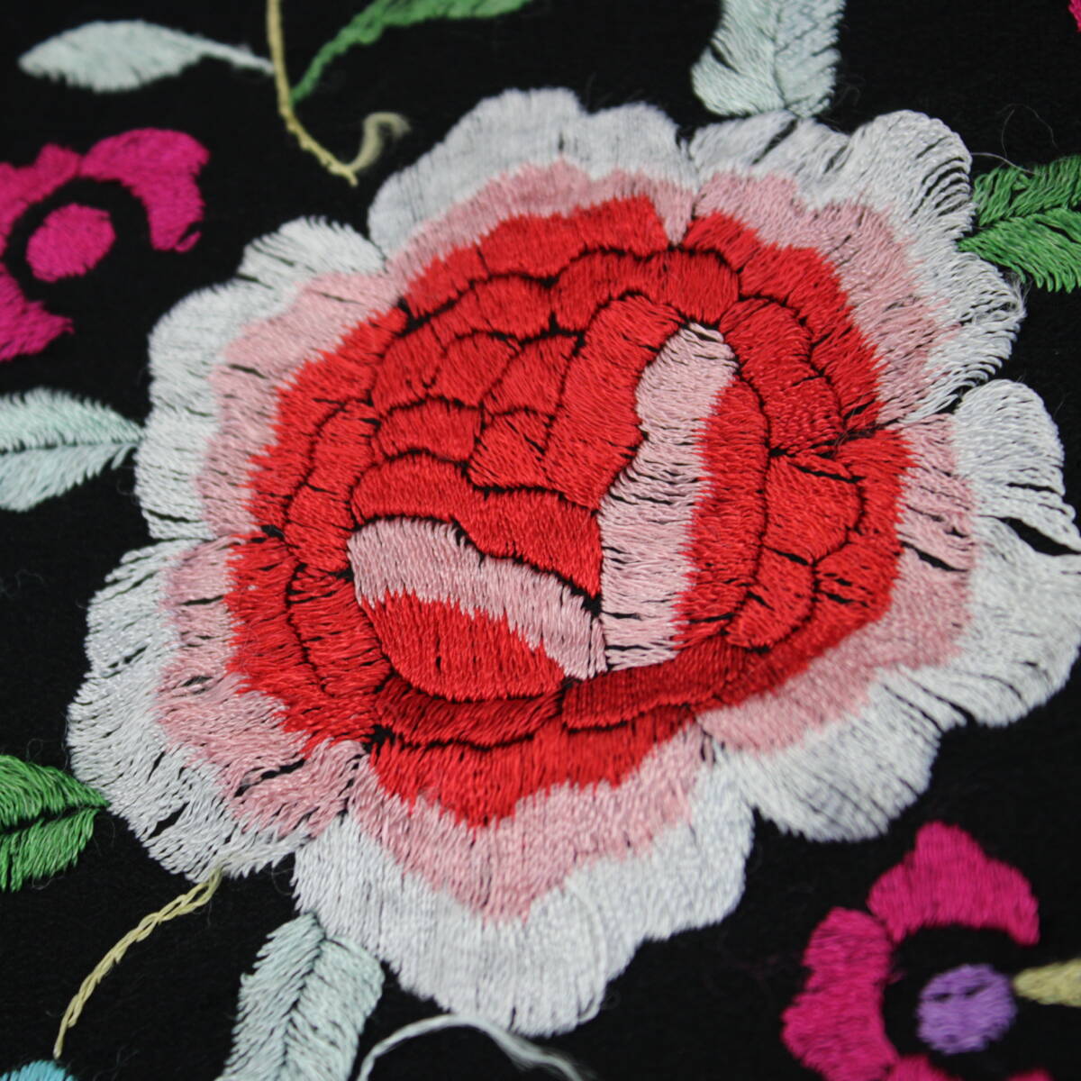 フラメンコ用衣装 大判】ブラック 多色刺繍 花柄 マントン フラメンコ用衣装 大判】ブラック 多色刺繍 花柄 マントン