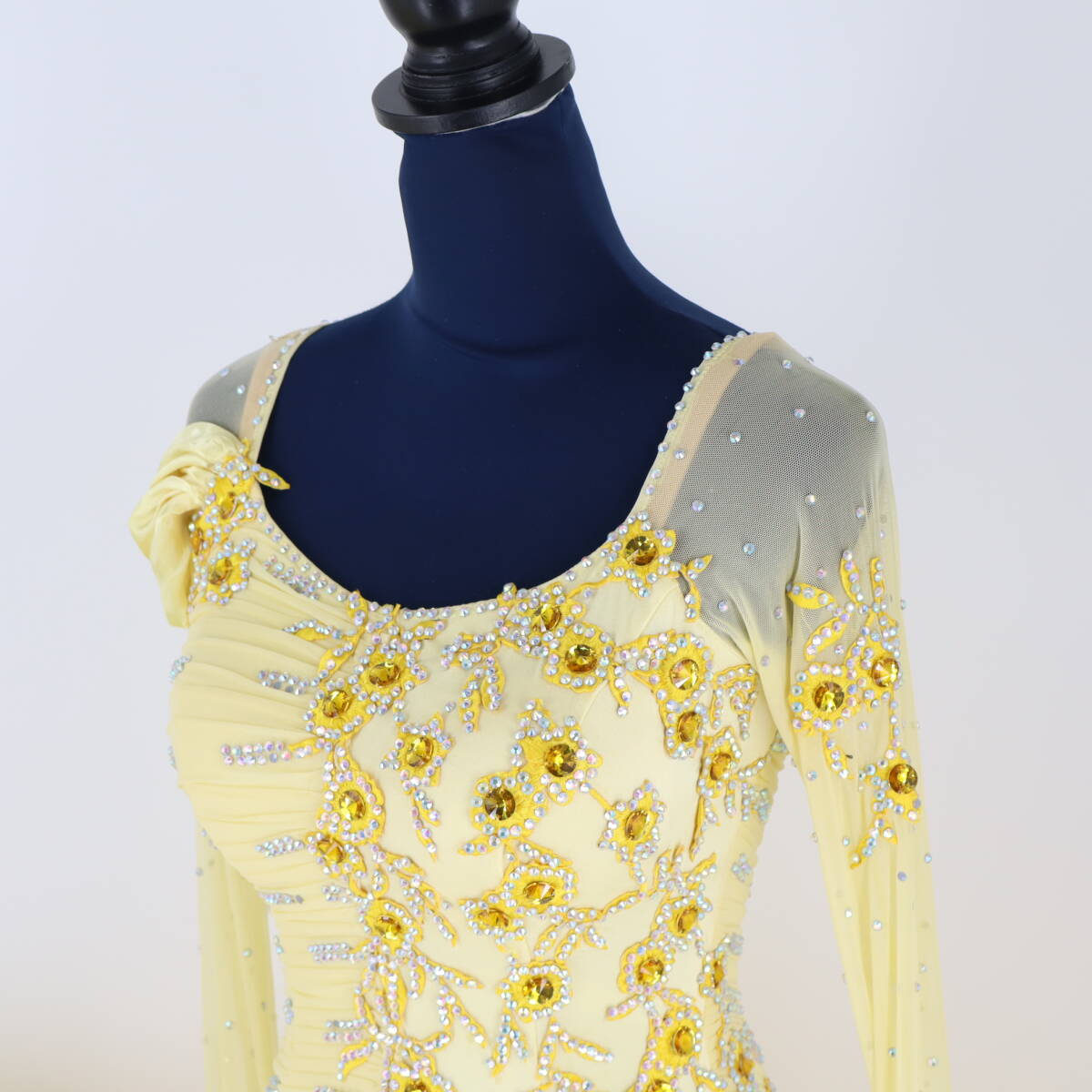 美品 社交ダンス衣装】豪華ラインストーン×淡いイエロー ドレス 美品 社交ダンス衣装】豪華ラインストーン×淡いイエロー ドレス