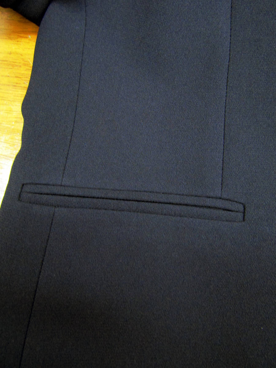 【新品】ジャケット　7号　 喪服　　黒　　テーラー衿 　 ポケット有り　上質生地使用　　日本製　　法事に最適　くるみボタン_画像7