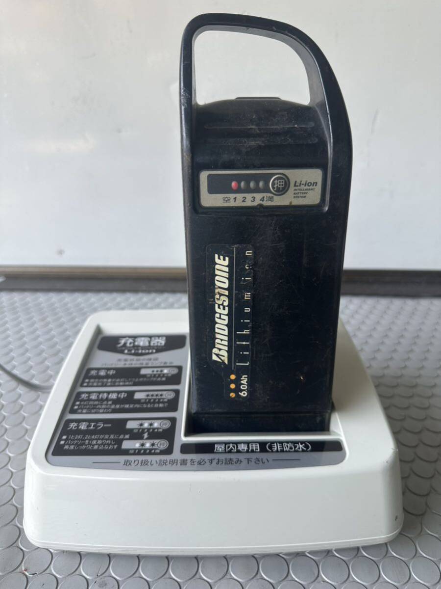 使い勝手の良い YAMAHA/ヤマハ 電動自転車バッテリー ☆動作品 充電器X54-02 電動アシスト自転車用バッテリー