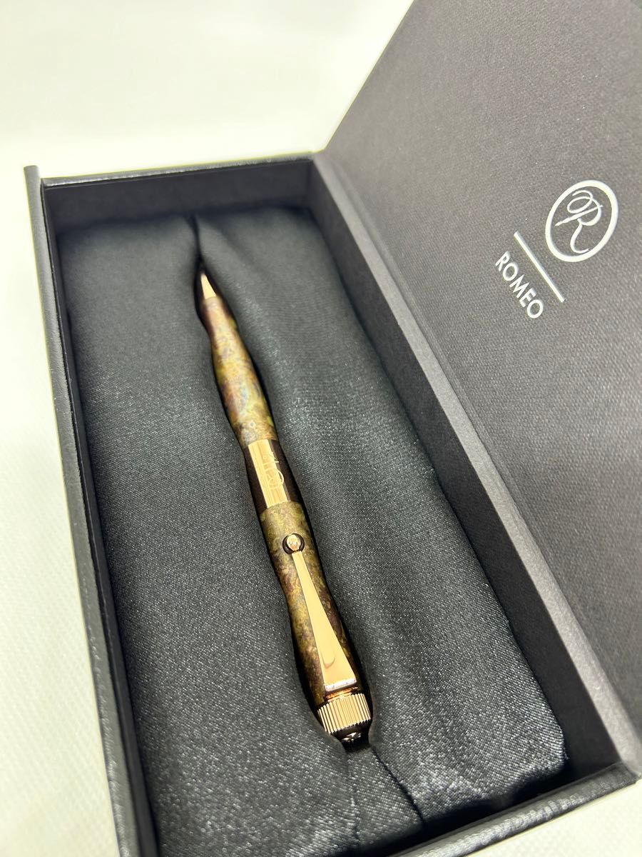 新品】ROMEO NO 3 ボールペン 細軸 斑紋孔雀色/ヴィンテージ 新品】ROMEO NO 3 ボールペン 細軸 斑紋孔雀色/ヴィンテージ