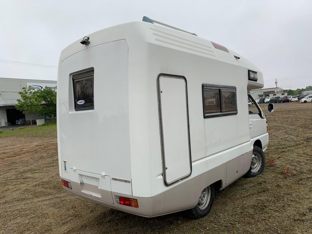 * Tomakomai departure * Mitsubishi Delica грузовик кемпинг JB470 van Tec VANTECH кабина темно синий 2500cc турбо D 4WD 169600.6 человек клей * распродажа *