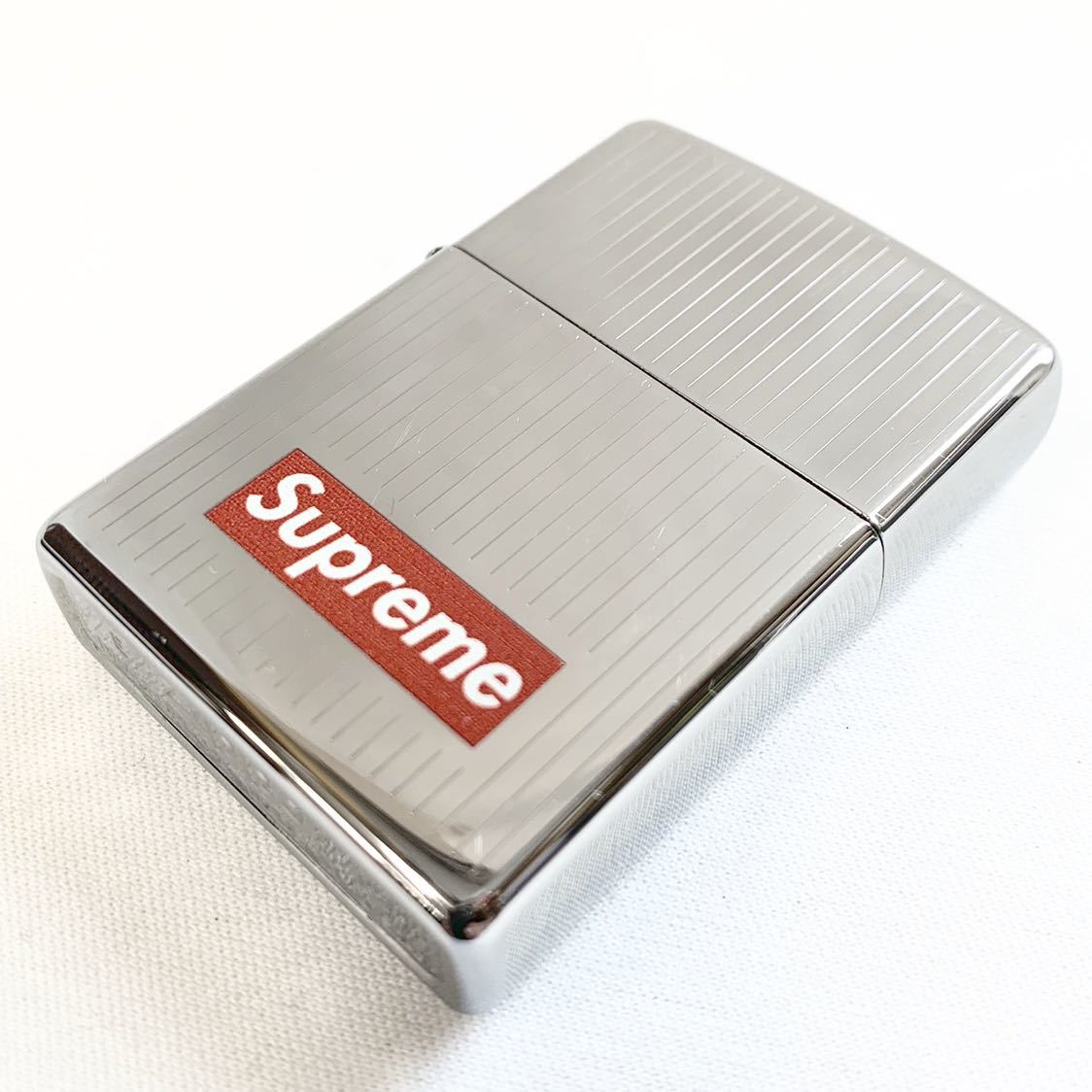Supreme Zippo - lighter box Logo silver SUPREME BOX LOGO ENGRAVED