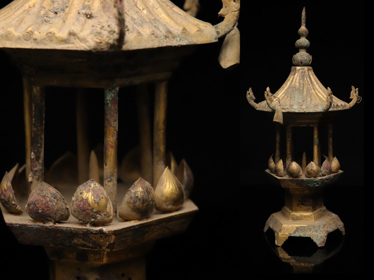 【蔵】仏教美術 古銅 鍍金 六角塔 燭台 銅燭台 重さ487g 銅火立 B007