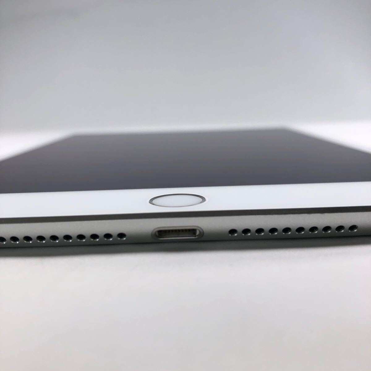 2284】 送料無料 Apple iPad mini第4世代 Wi-Fi+Cellular 32GB 2284】 送料無料 Apple iPad mini第4世代 Wi-Fi+Cellular 32GB