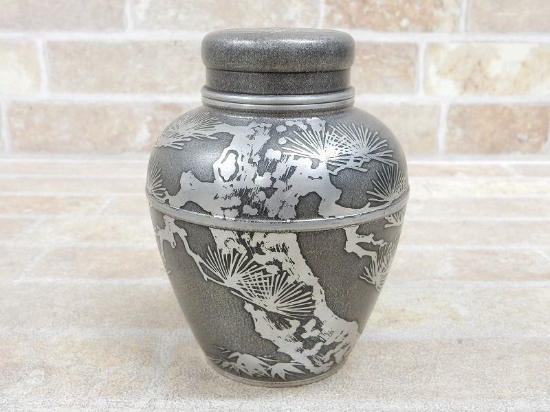 上錫 錫半 錫刻松梅紋 茶壺/茶入/茶筒/煎茶道具/茶道具 総重量 上錫 錫半 錫刻松梅紋 茶壺/茶入/茶筒/煎茶道具/茶道具 総重量