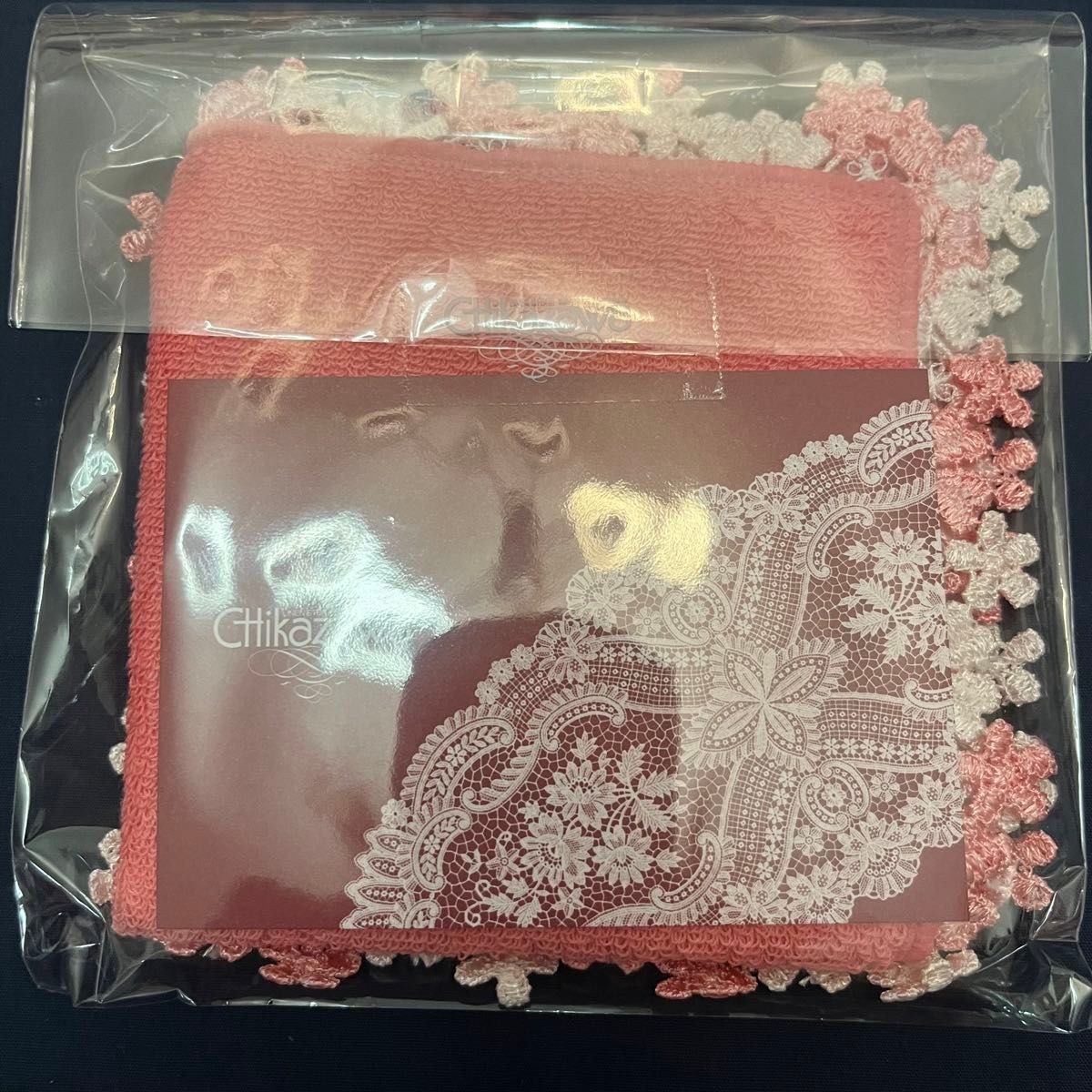 ご専用【新品】近沢レース シーズンハンカチ 春摘みいちご ご専用【新品】近沢レース シーズンハンカチ 春摘みいちご