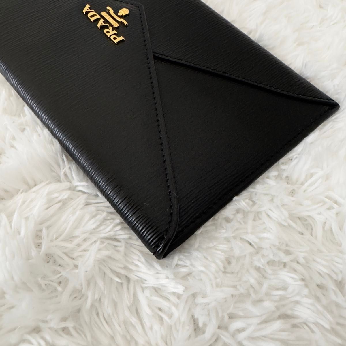 すぐ届く! PRADA エンベロープ財布 ブラック 極上美品 プラダ PRADA エンベロープ 財布 ゴールド金具