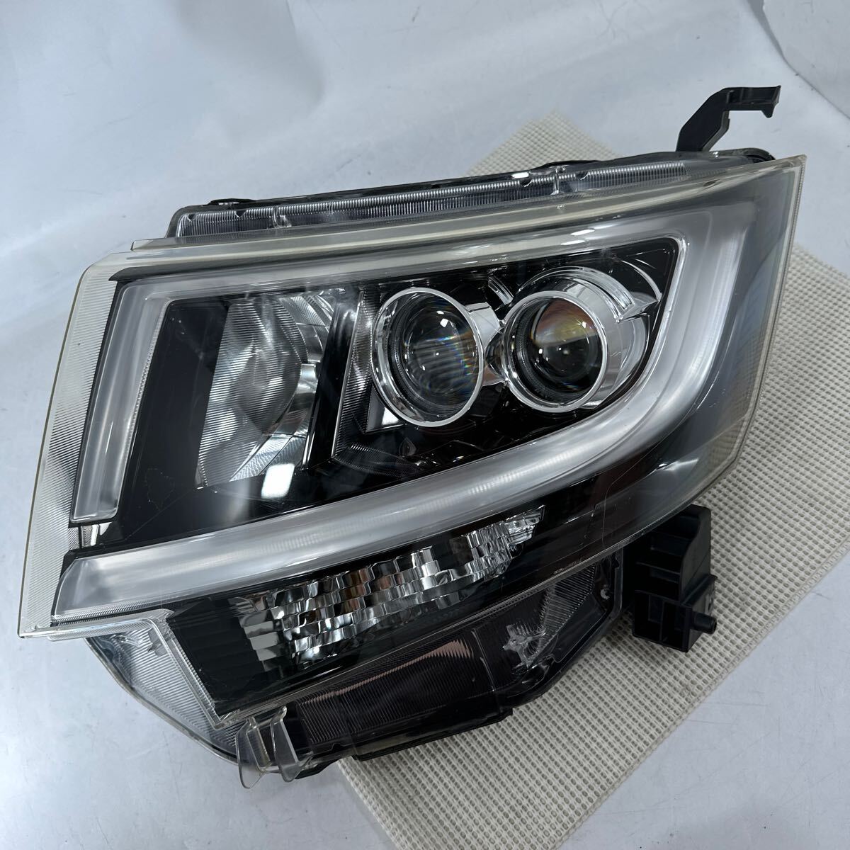 M18-4-1 ムーヴカスタム 前期 LA150S LA160S LED 左 100-69010 ヘッドライト パーツ
