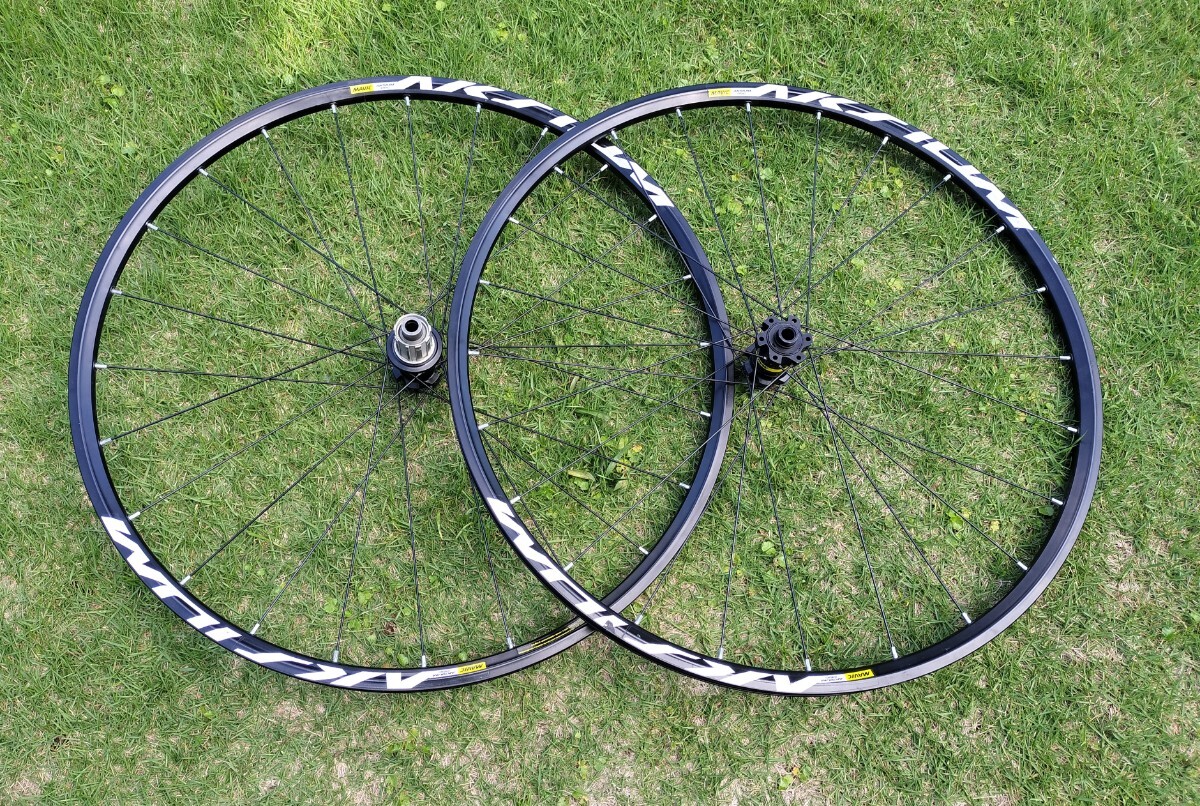 MAVIC AKSIUM DISC マビック アクシウム インスタントドライブ 100 12 142 12 スルーアクスル ホイール ロードバイク