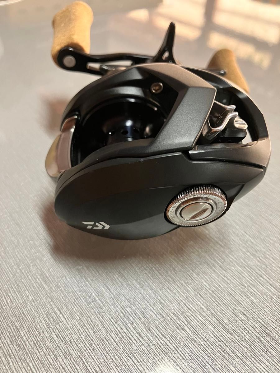美品 ダイワ 22 タトゥーラ TW 80 HL フルベア仕様 OH済 美品 ダイワ 22 タトゥーラ TW 80 HL フルベア仕様 OH済
