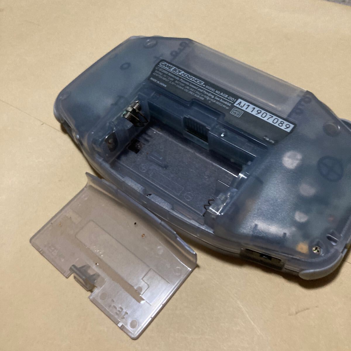 送料無料 GBA ゲームボーイアドバンス 本体 ミルキーブルー 送料無料 GBA ゲームボーイアドバンス 本体 ミルキーブルー
