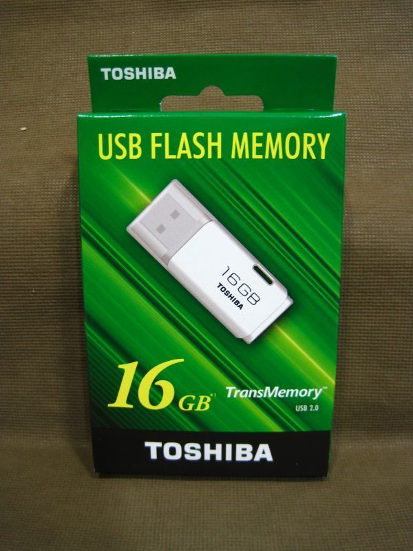 M-835◇即決 未開封品 TOSHIBA 東芝 USB フラッシュメモリ 16GB USB2.0 TNU-AO16G_画像1