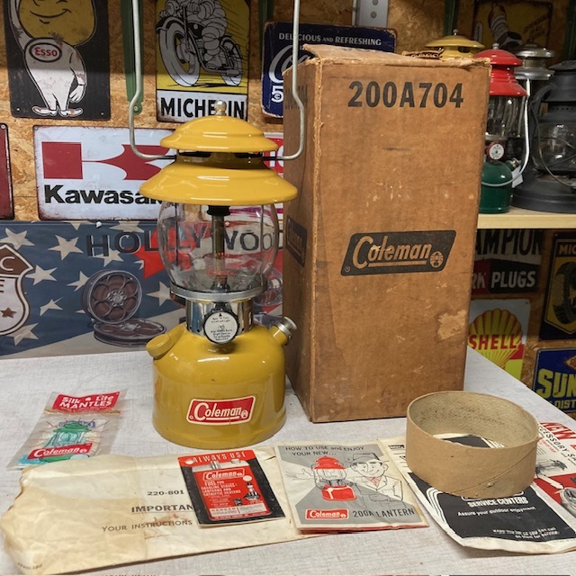 コールマン Coleman ランタン 使用頻度少ない 1972年5月 200A704ボックス入り ゴールドボンド インストラクション等 整備済み