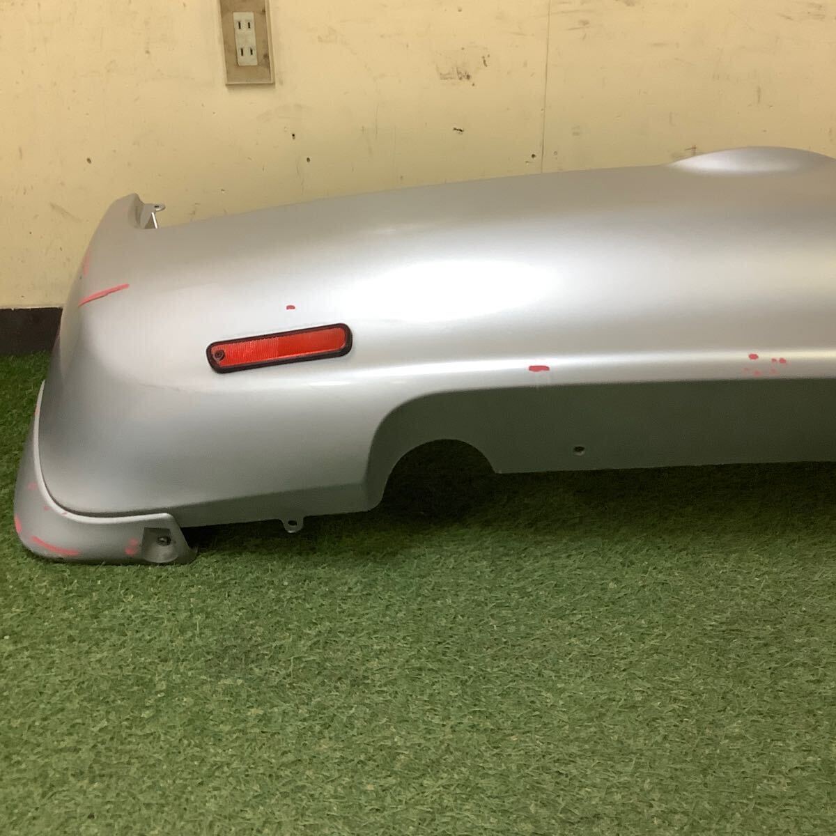 AK12 BNK12 YK12 マーチ リアバンパー 85022 CT00H シルバー系 管番1828_画像8