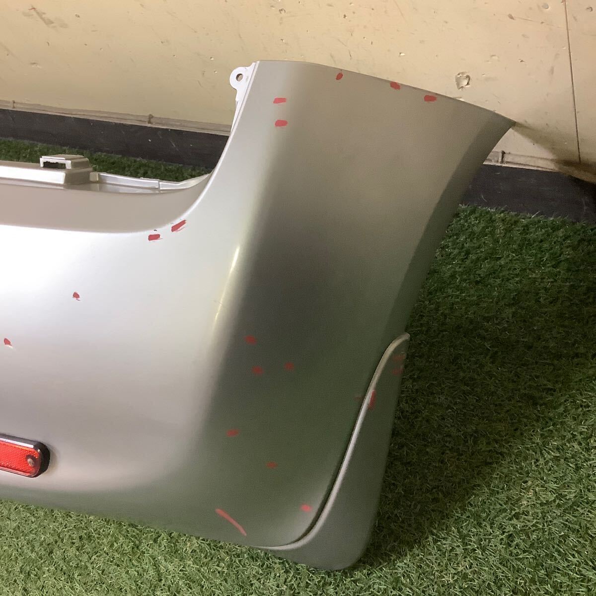 AK12 BNK12 YK12 マーチ リアバンパー 85022 CT00H シルバー系 管番1828_画像5