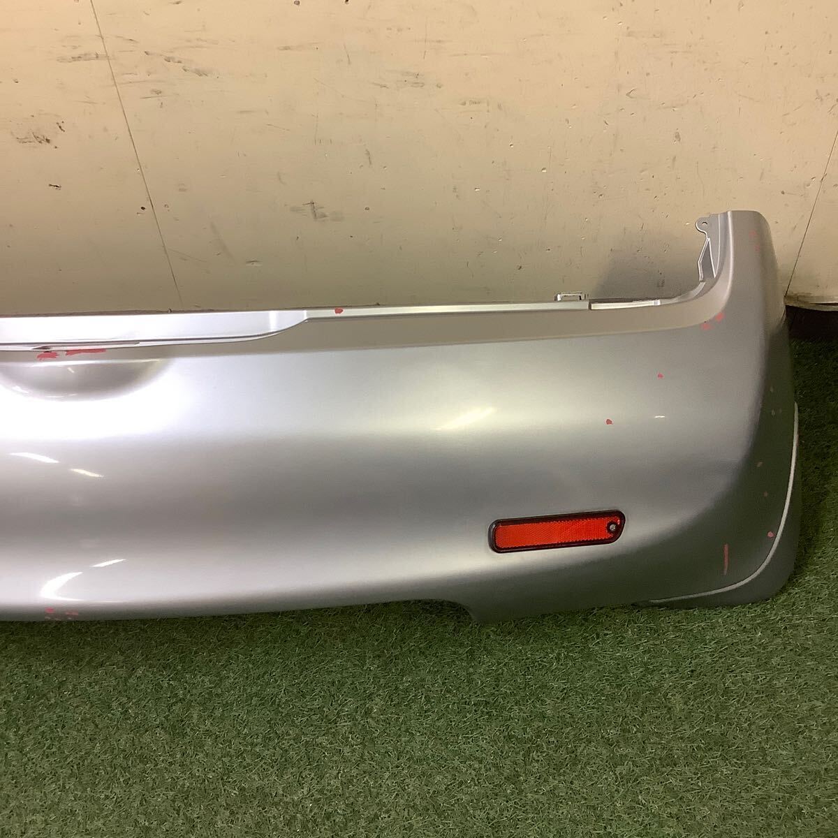 AK12 BNK12 YK12 マーチ リアバンパー 85022 CT00H シルバー系 管番1828_画像4