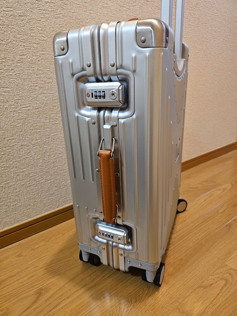 イノベーター INV1811 ステアリングシルバー 新品 未使用 イノベーター ステアリングシルバー INV1811 36L