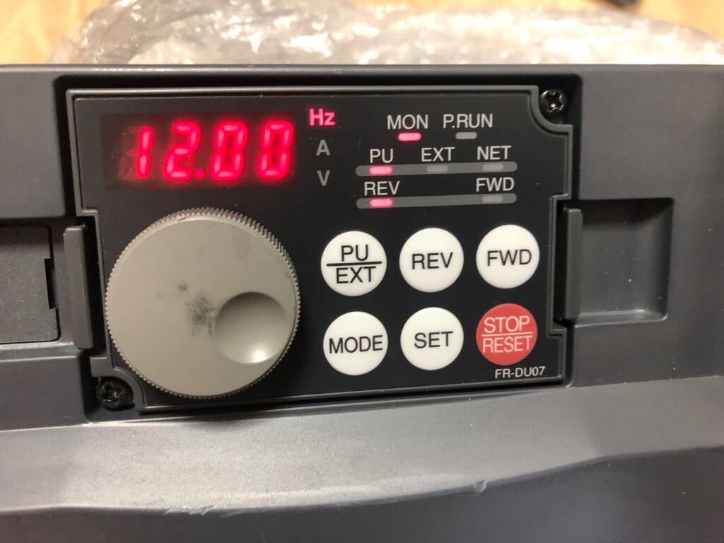 中古美品(動作確認済み)三菱電機 MITSUBISHI インバーター FR 中古美品(動作確認済み)三菱電機 MITSUBISHI インバーター FR