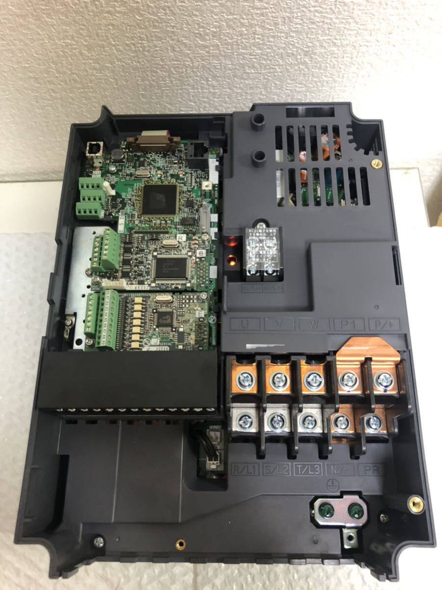 中古美品(動作確認済み)三菱電機 MITSUBISHI インバーター FR 中古美品(動作確認済み)三菱電機 MITSUBISHI インバーター FR