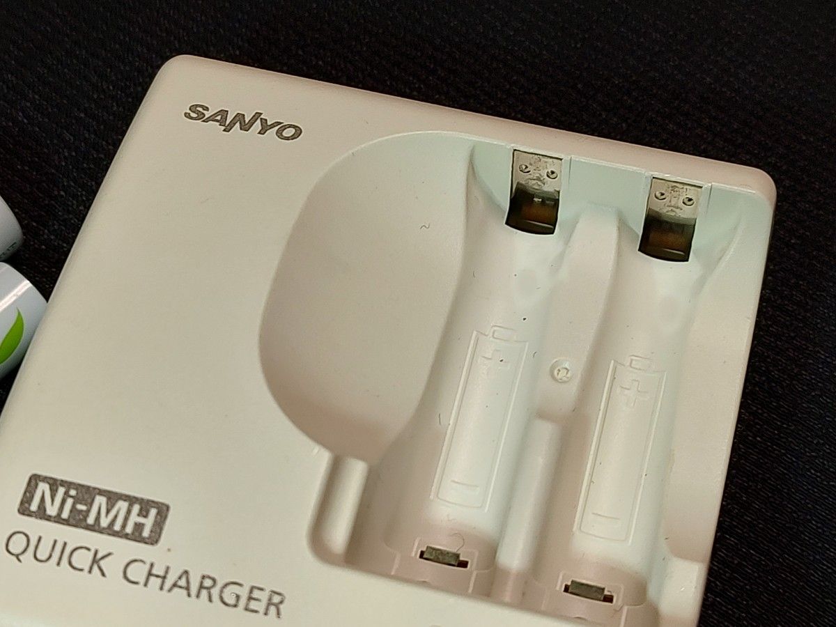 SANYO 急速充電器 SANYO 単3形 エネループ amazon basics 単4形 SANYO 急速充電器 SANYO 単3形 エネループ amazon basics 単4形