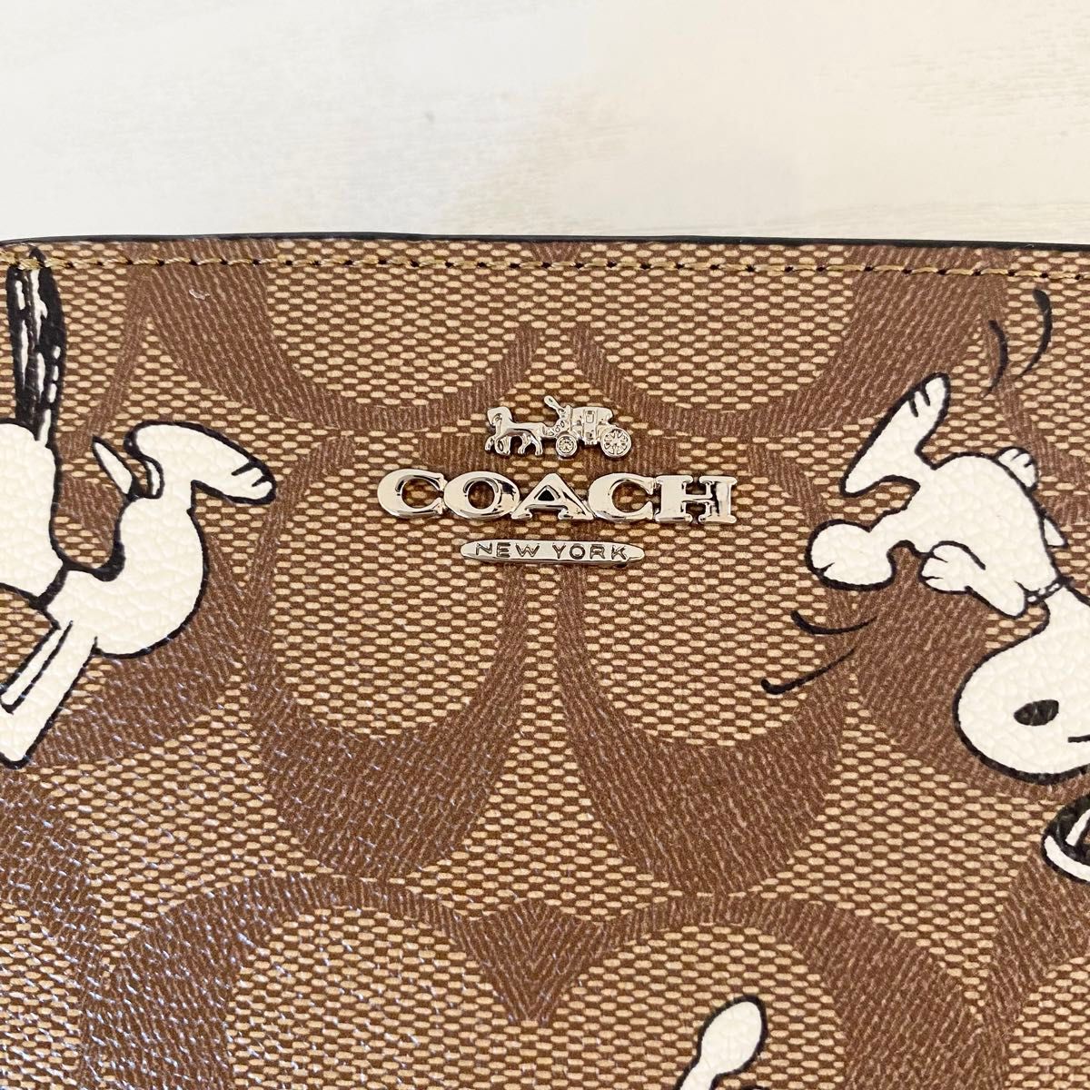 新品未使用 COACH コーチ 二つ折り財布 スヌーピー コラボ 新品未使用 COACH コーチ 二つ折り財布 スヌーピー コラボ