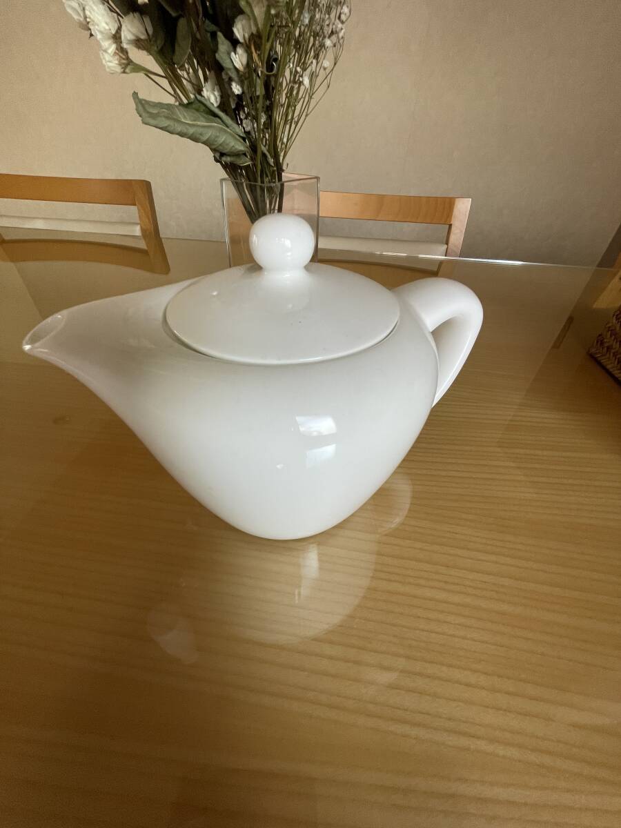 未使用品・FINE BONE CHINA・デザイン 柳宗理・茶器・ポット 未使用品・FINE BONE CHINA・デザイン 柳宗理・茶器・ポット