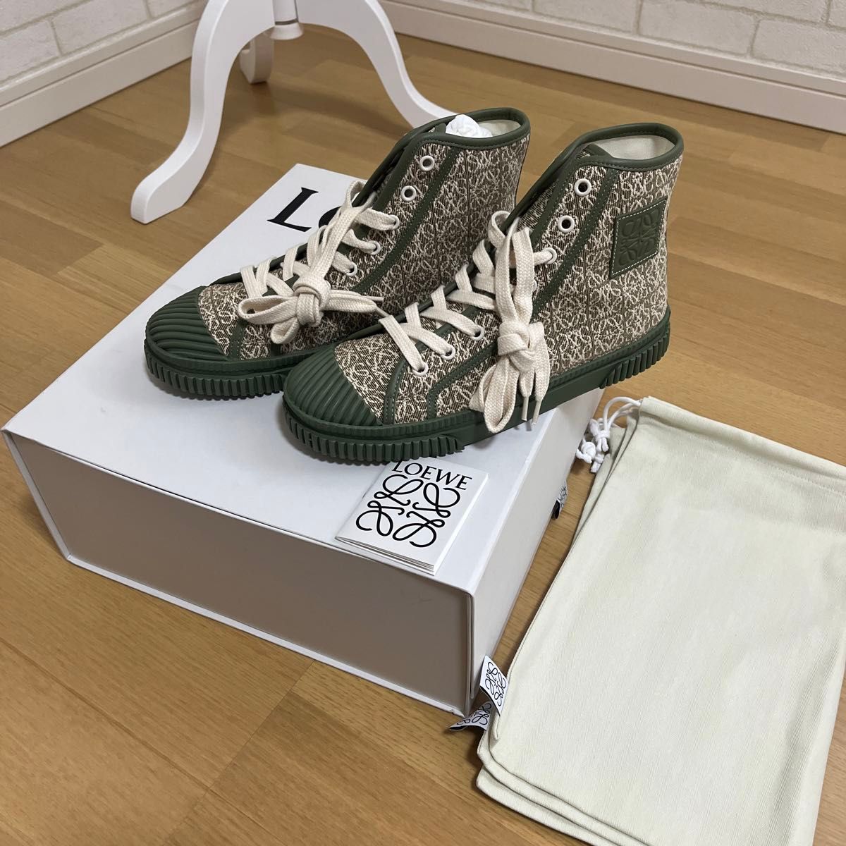 LOEWE ロエベ 新品 本物 アナグラム 総柄 ハイカットシューズ LOEWE ロエベ 新品 本物 アナグラム 総柄 ハイカットシューズ