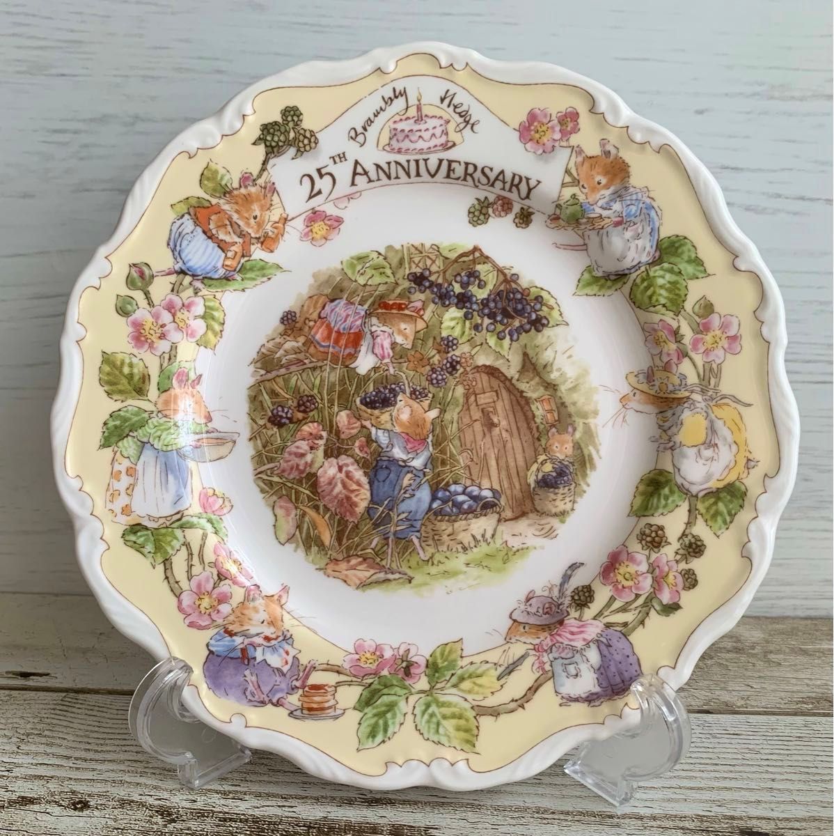 専用】ブランブリーヘッジ 25th Anniversary カップ&ソーサー 専用】ブランブリーヘッジ 25th Anniversary カップ&ソーサー