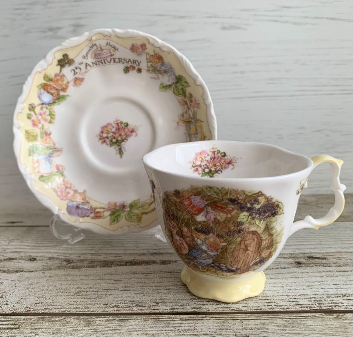 専用】ブランブリーヘッジ 25th Anniversary カップ&ソーサー 専用】ブランブリーヘッジ 25th Anniversary カップ&ソーサー