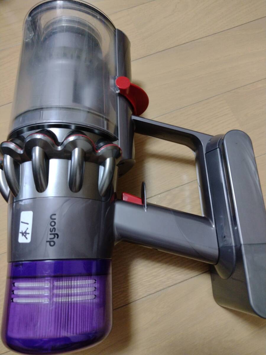 ダイソン コードレス掃除機 V11本体 SV14 純正バッテリー新品と ダイソン コードレス掃除機 V11本体 SV14 純正バッテリー新品と