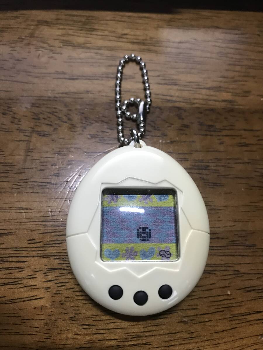 たまごっち 初代 白 動作確認済み 1996年 バンダイ BANDAI たまごっち 初代 白 動作確認済み 1996年 バンダイ BANDAI