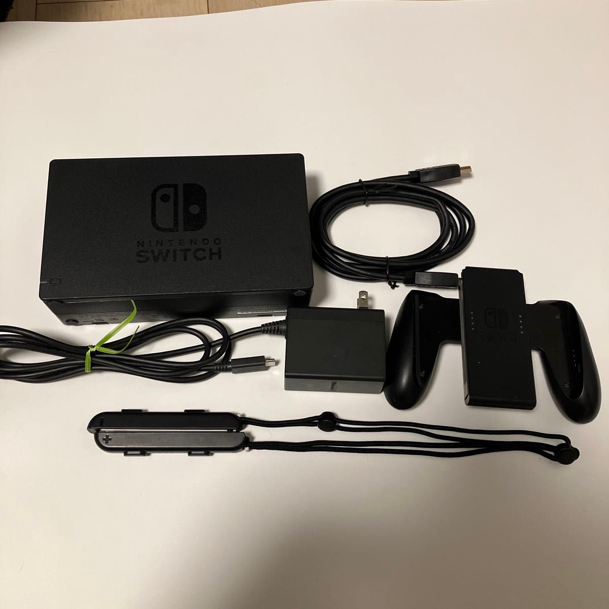 美品】Nintendo Switch 2021年製強化型バッテリー 新品ケース 美品】Nintendo Switch 2021年製強化型バッテリー 新品ケース