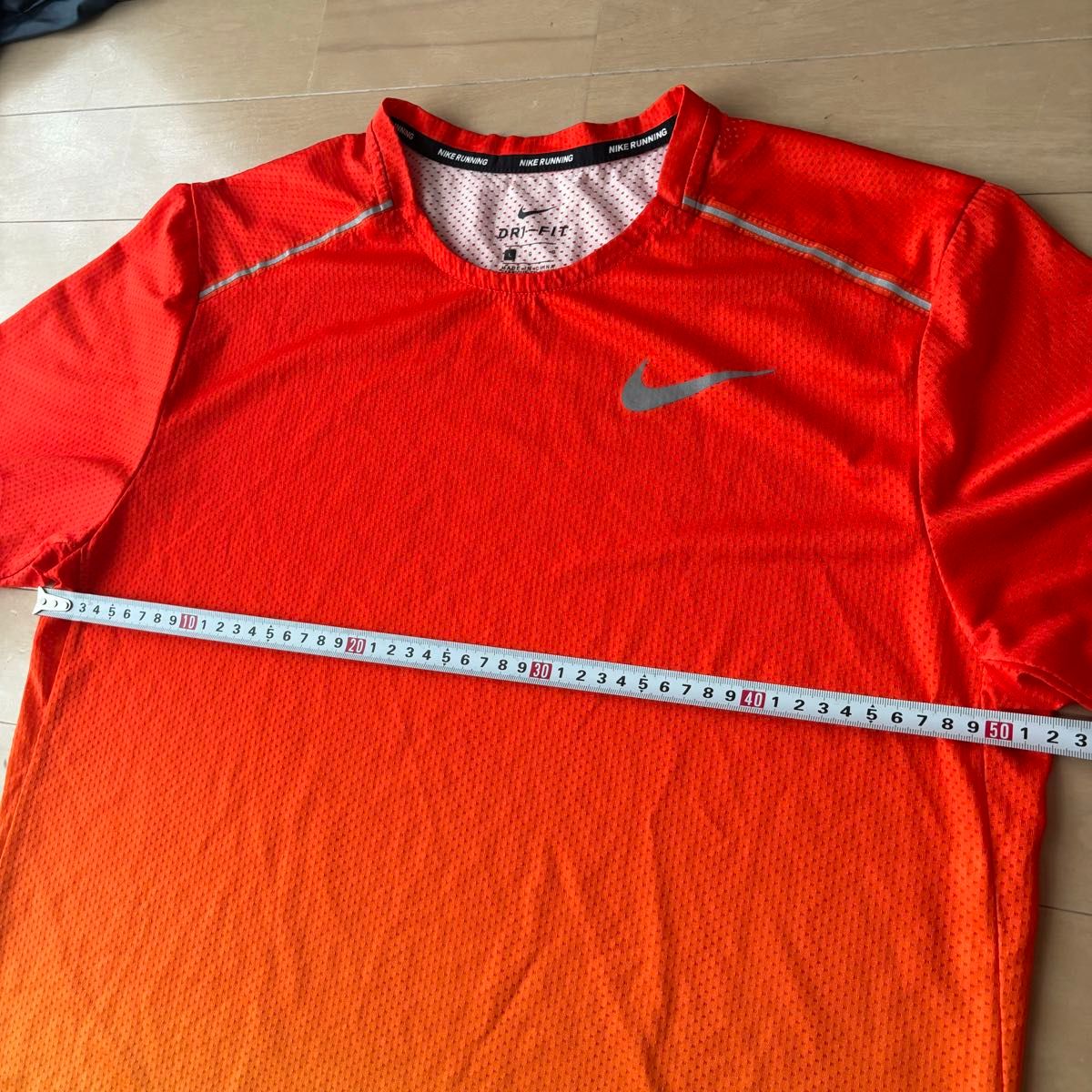 NIKE ナイキ グラデーション 風車 ロゴ ランニング メッシュ T NIKE ナイキ グラデーション 風車 ロゴ ランニング メッシュ T