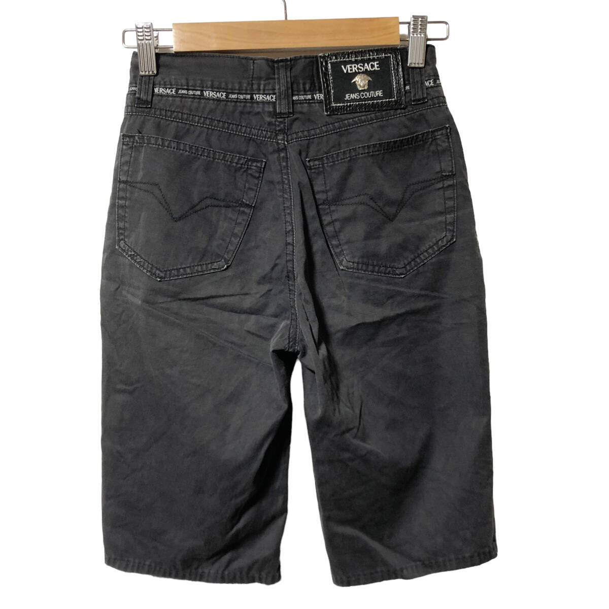 VERSACE JEANS COUTURE ヴェルサーチ ハーフパンツ ショートパンツ ショーツ メデューサ 24 チャコールグレー イタリア制 レディース A39