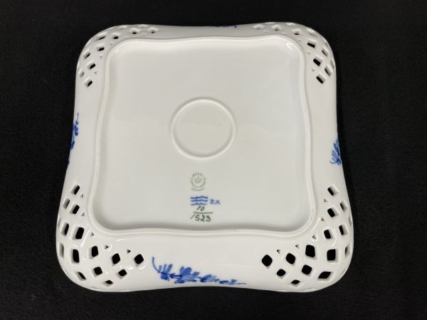 R688 【ロイヤルコペンハーゲン ブルーフラワースクエアレース R688 【ロイヤルコペンハーゲン ブルーフラワースクエアレース