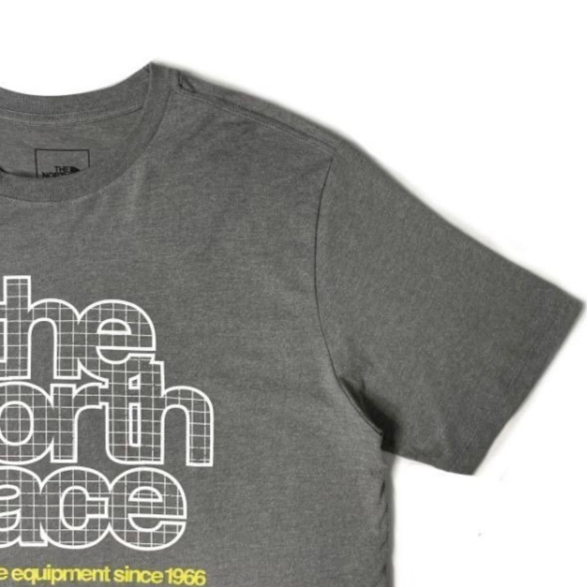 ★海外限定!THE NORTH FACE エンボス グラフィックTシャツ 新品タグ付き】レア ノースフェイス 海外限定 グラフィック半袖T