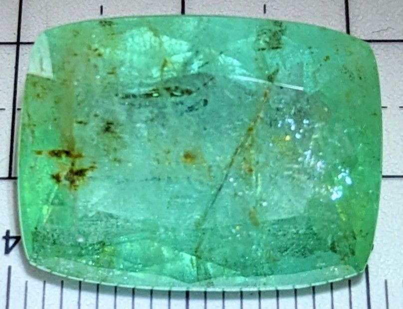 超巨大 天然エメラルド 18 286ct 鑑別書付き ルース 緑柱石 超巨大 天然エメラルド 18 286ct 鑑別書付き ルース 緑柱石