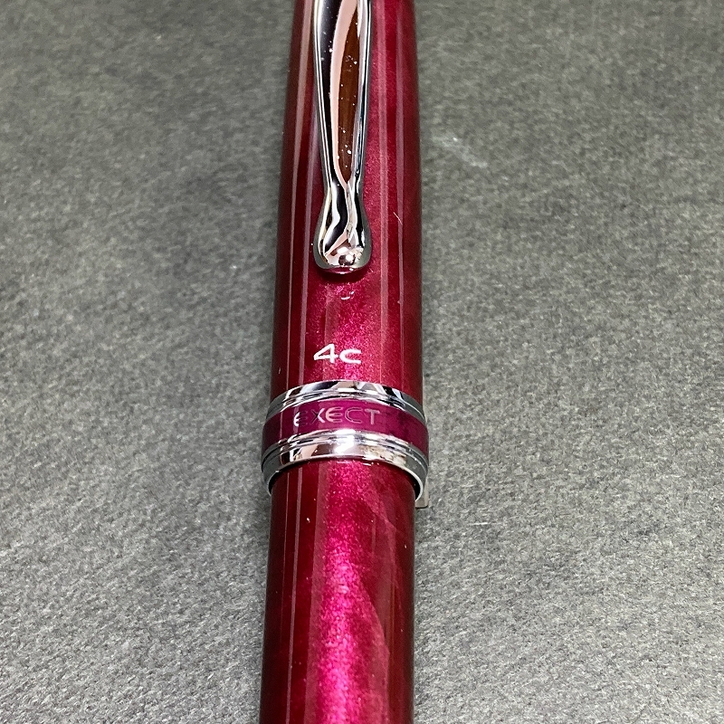 PILOT EXECT 4C BLACK&RED 多機能ペン 送料無料 美品 パイロット 4C EXECT 多機能ペン レッド