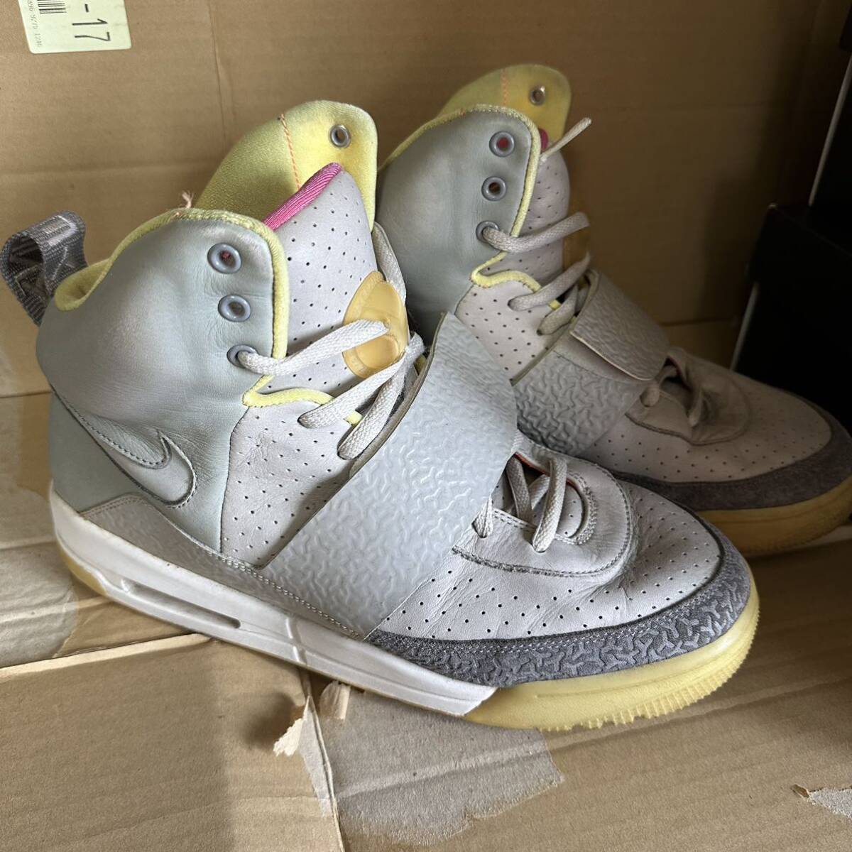 28 5 NIKE AIR YEEZY 1 ZEN GREY / LIGHT CHARCOAL ナイキ エア 28 5 NIKE AIR YEEZY 1 ZEN GREY / LIGHT CHARCOAL ナイキ エア